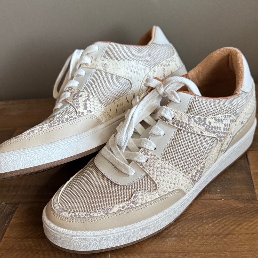 Lucky Brand Sneaker - Women’s 9.5